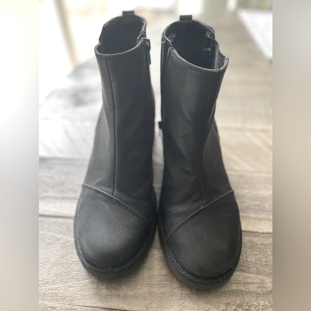 Women’s size 8 1/2 Black Dune Ankle Boot Wedges.